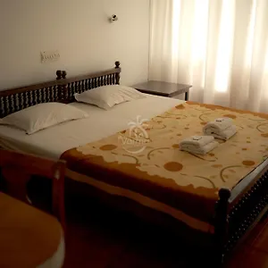 2* Couette-café Vijaya Varma